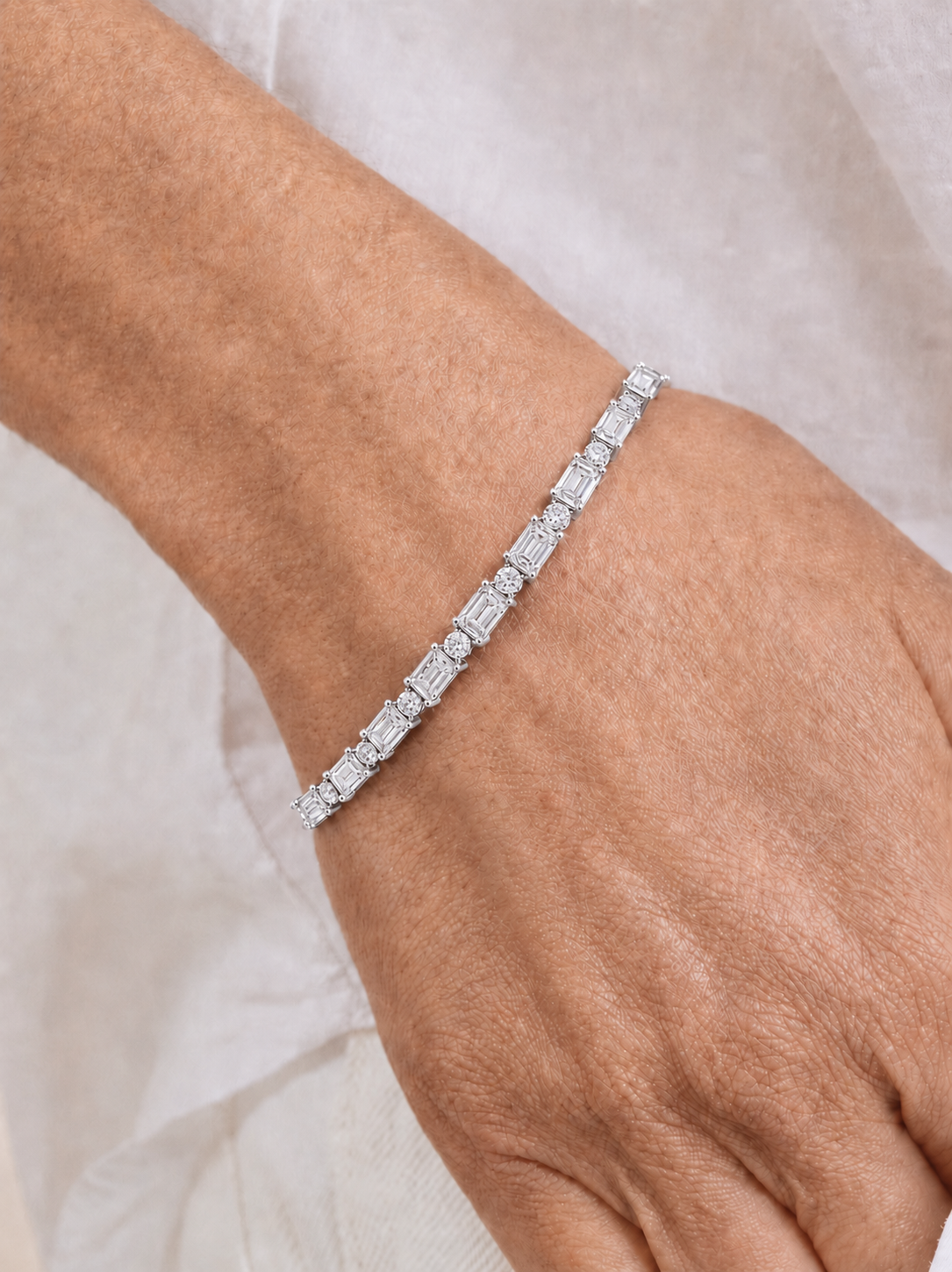 5.10 Ct Emerald & Round Cut Diamond Tennis Bracelet